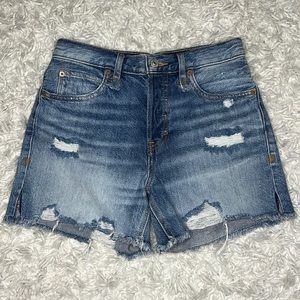 We the Free Women’s Distressed Denim Shorts Sz 24